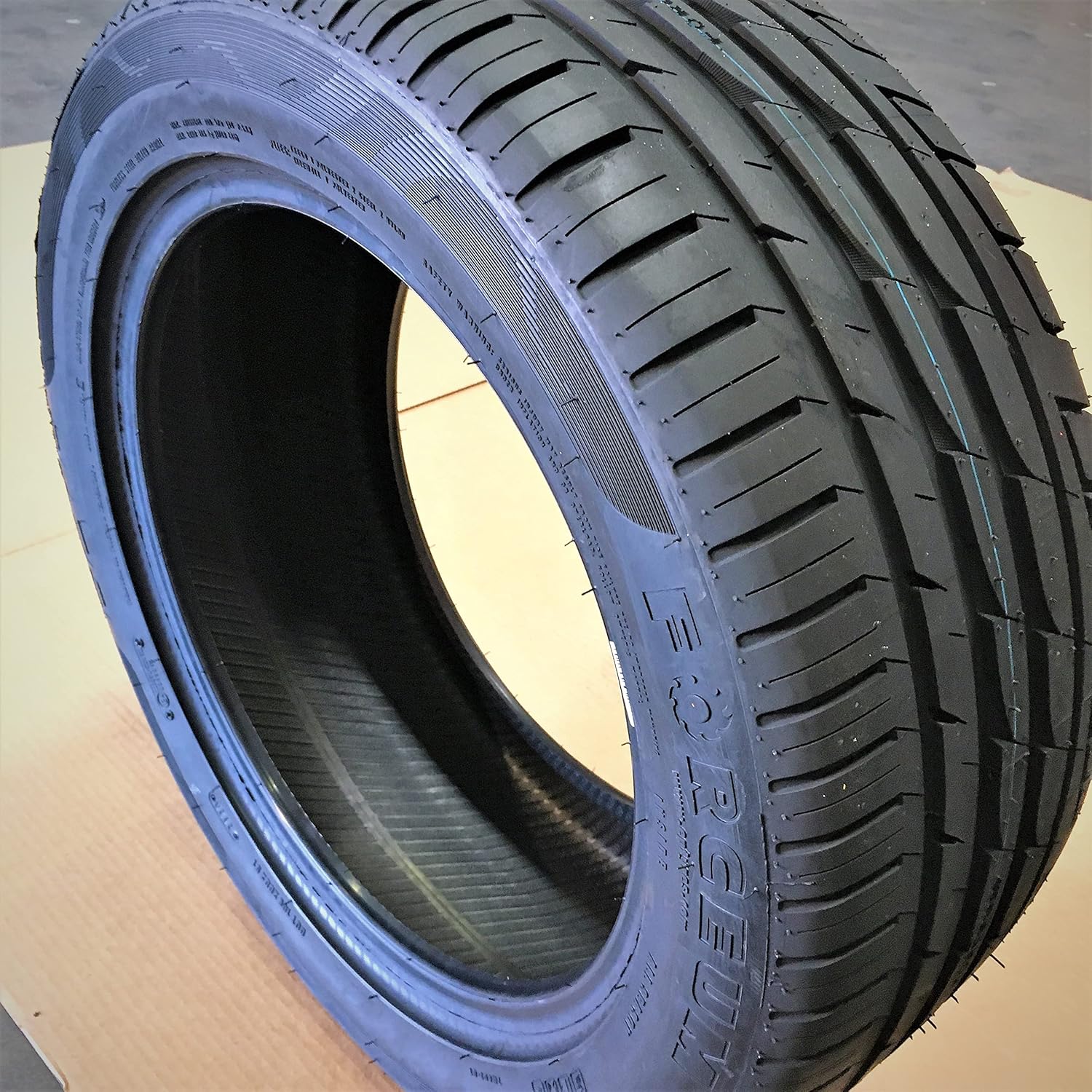 225/55R17 All-Season High Performance Radial Tire R572348