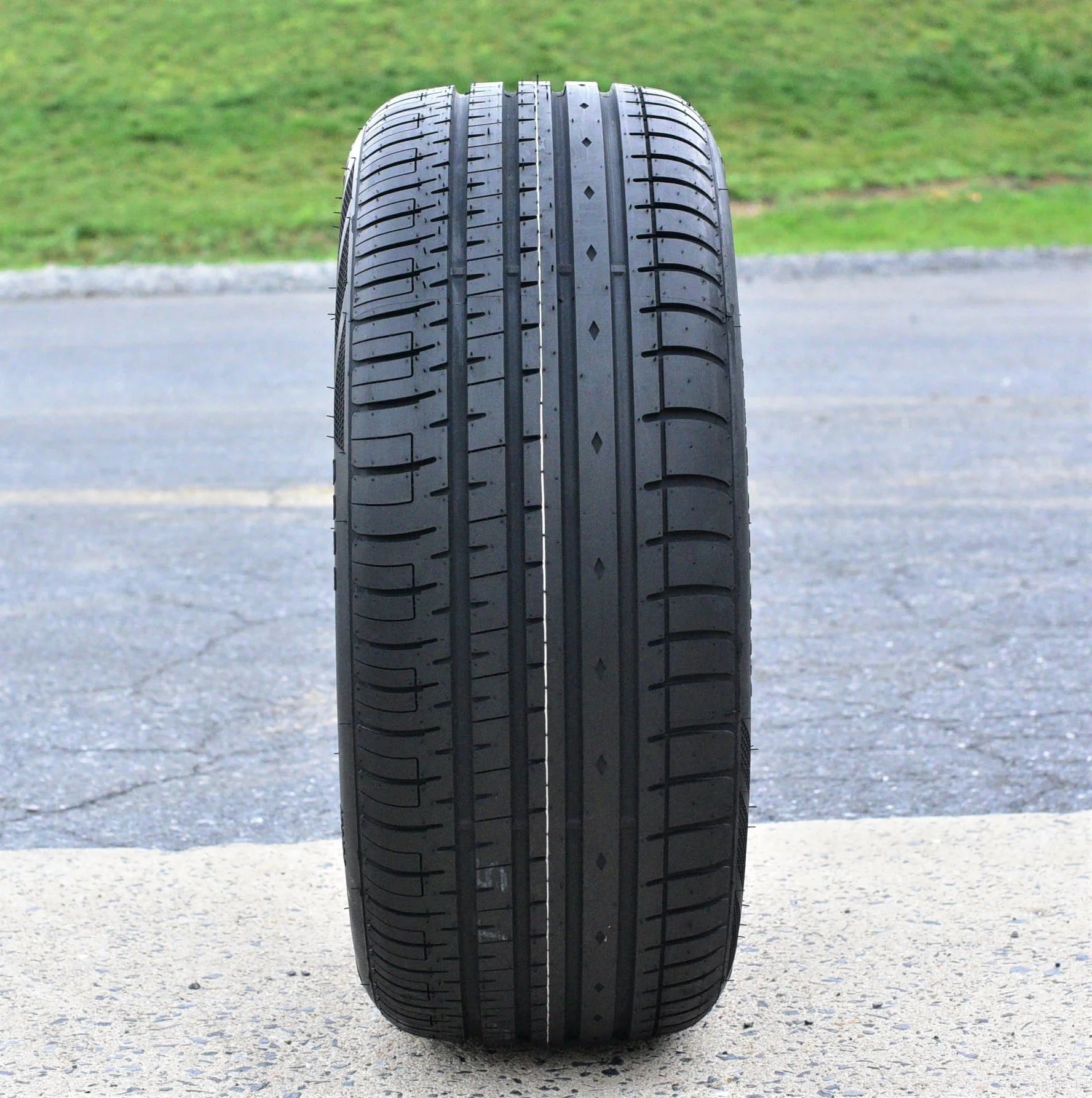 Set of 4 245/40R18 ZR 97Y XL High Performance Tires P4805