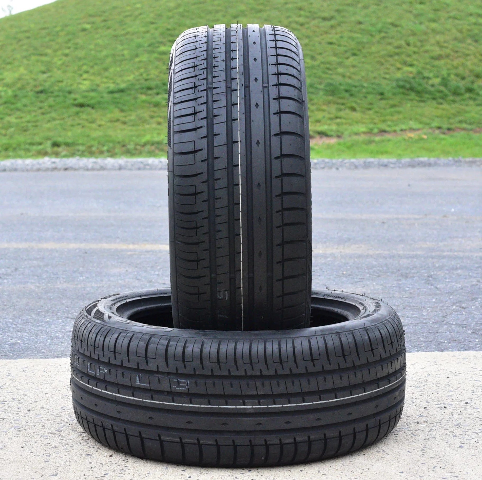 Set of 4 245/40R18 ZR 97Y XL High Performance Tires P4805