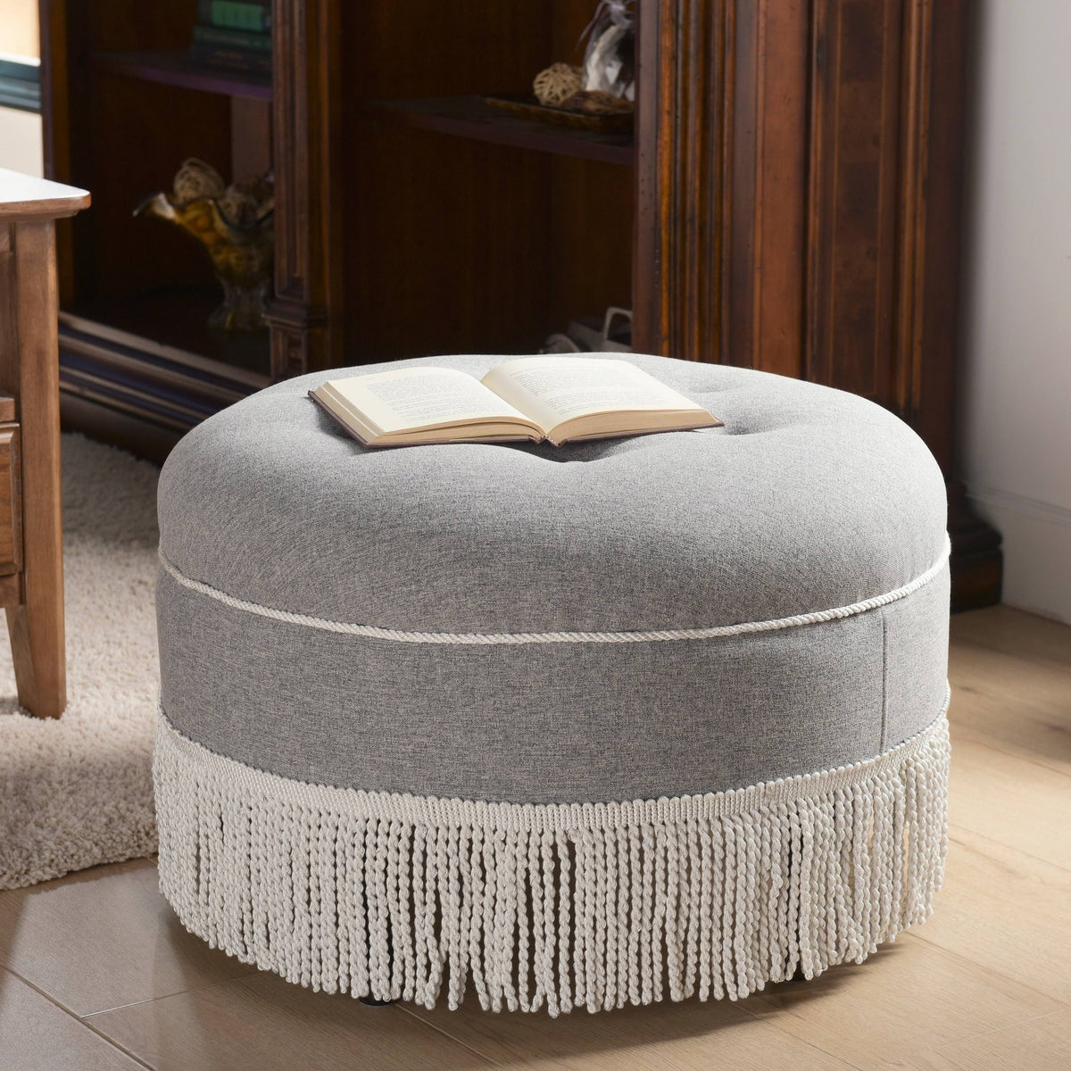 Off White Tufted Round Ottoman I1326