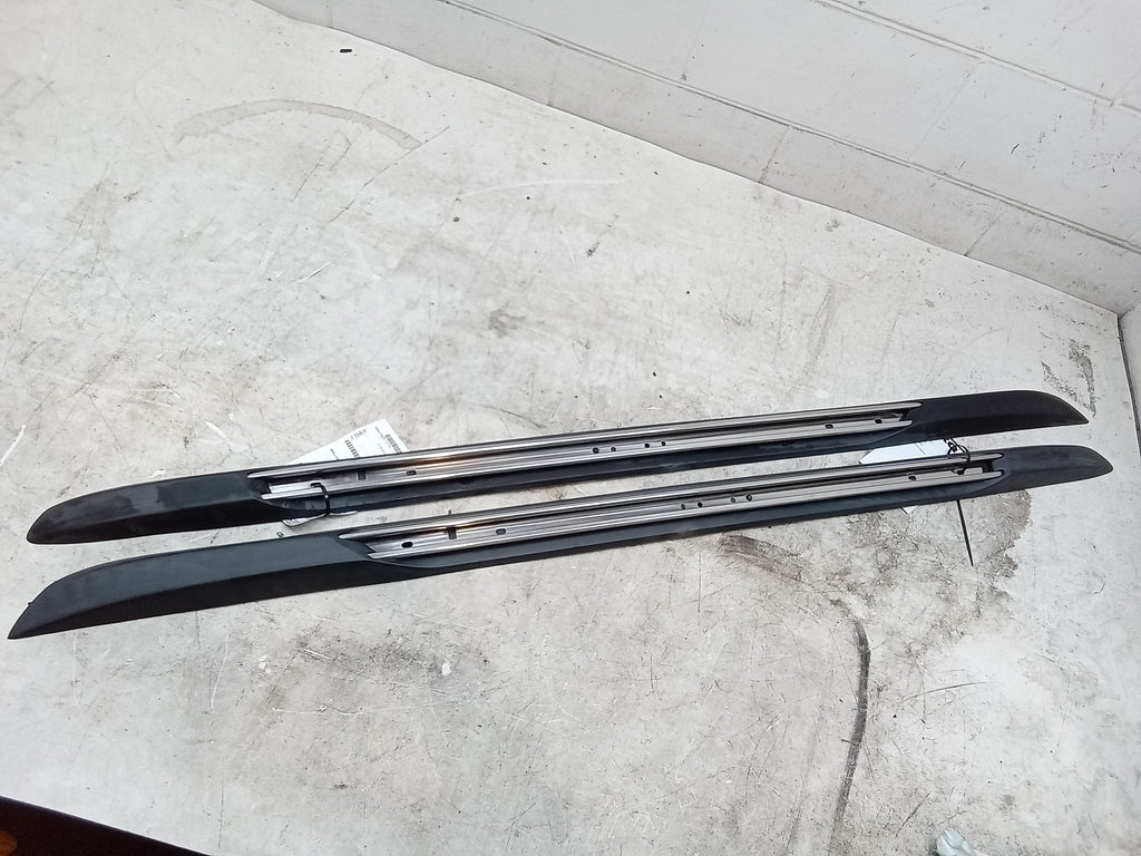 Pre-Owned Jeep Grand Cherokee Roof Rack Rails M181