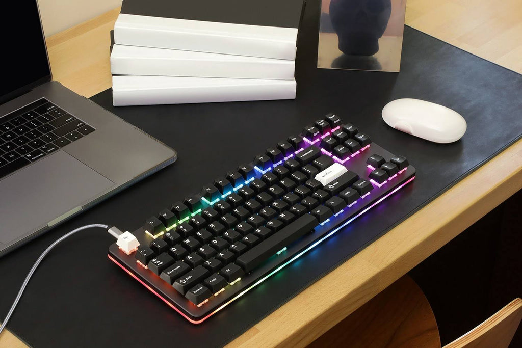 Burgundy Aluminum Case Z205932