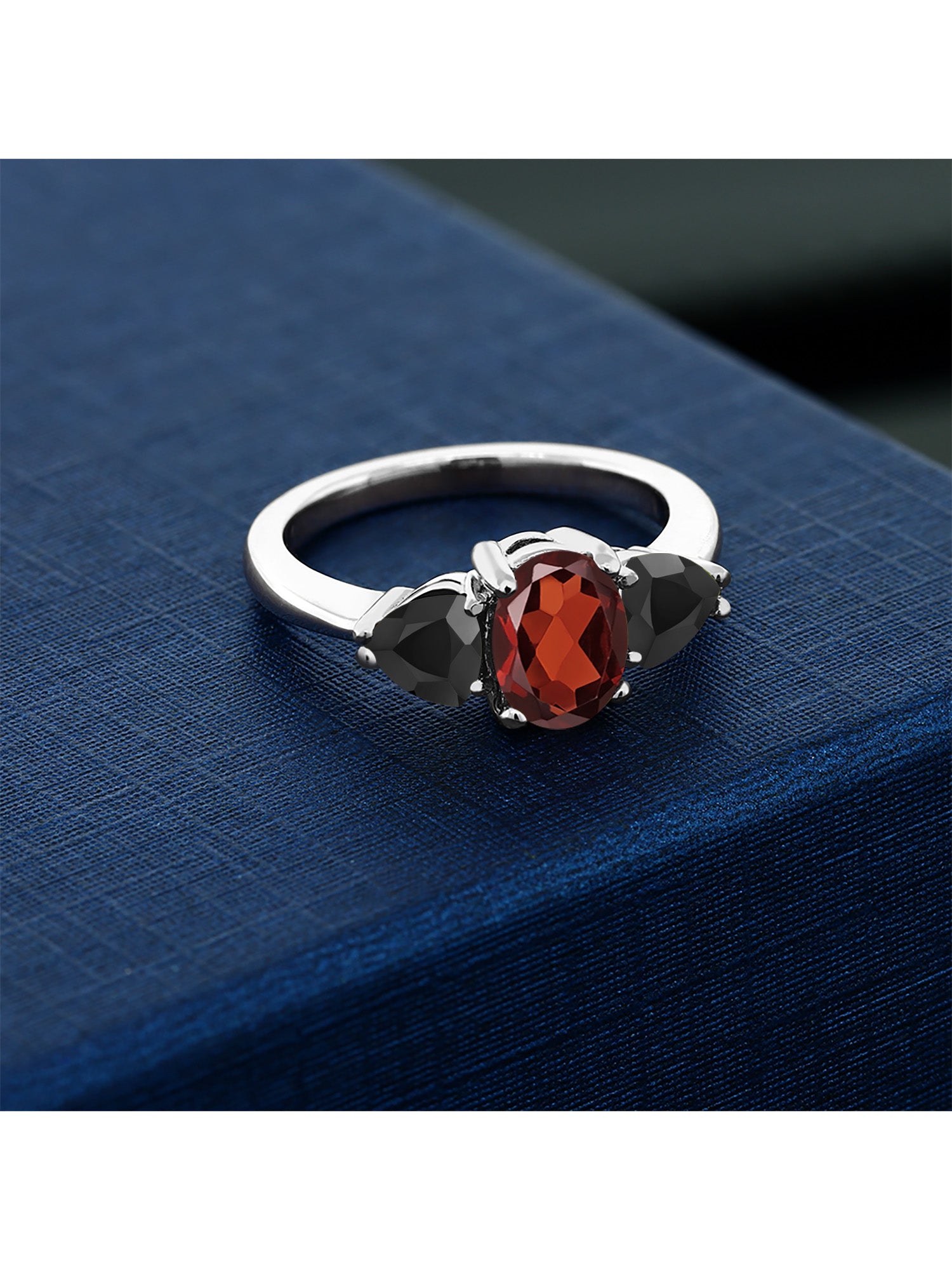 Oval Red Garnet Black Onyx 925 Sterling Silver Ring W534