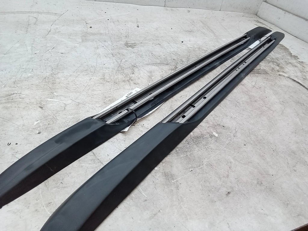 Pre-Owned Jeep Grand Cherokee Roof Rack Rails M181