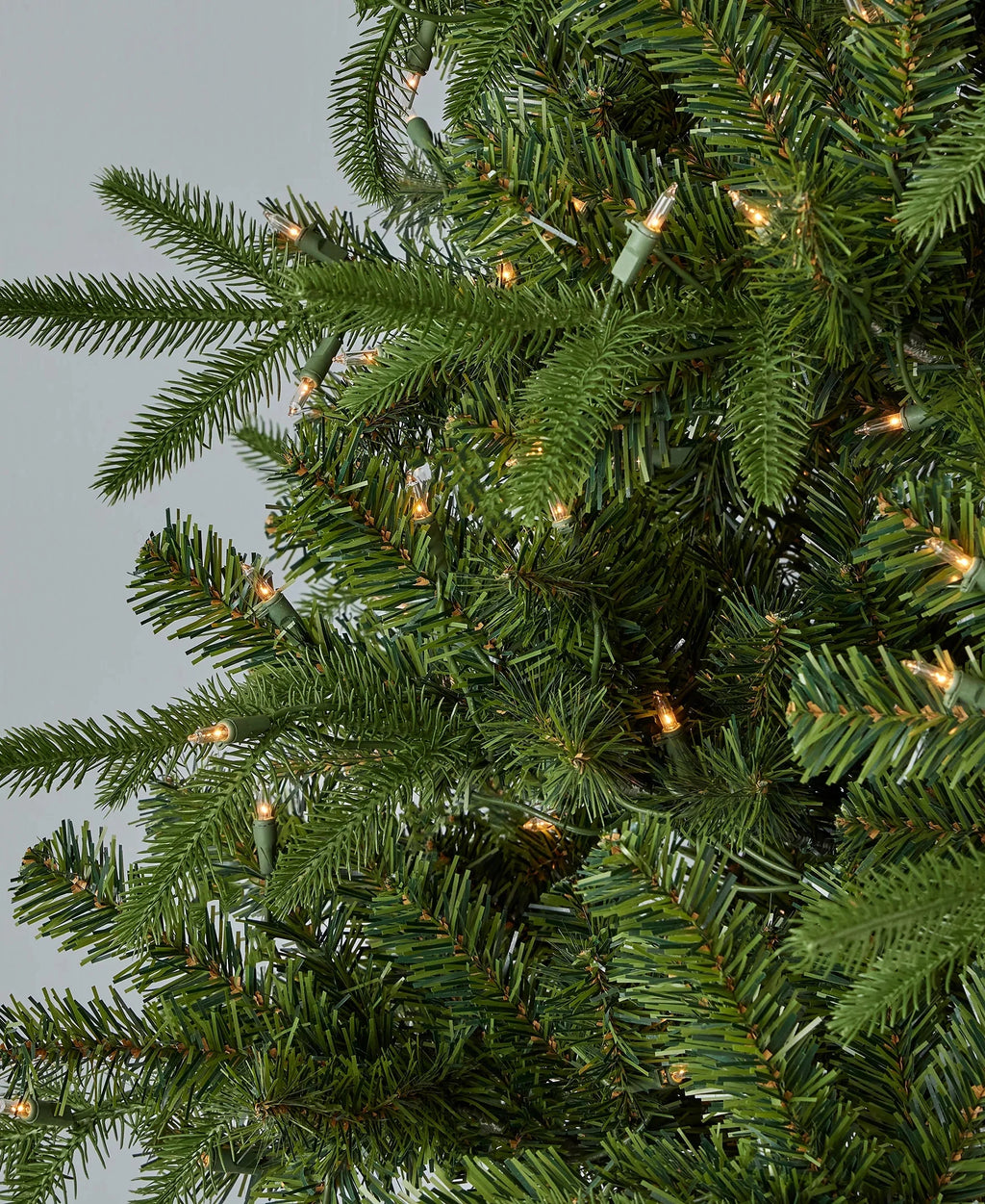 3-Piece Pre-Lit Door Kit with Wreath and Garlands O937